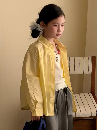 イエロー