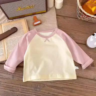ピンク袖トップス