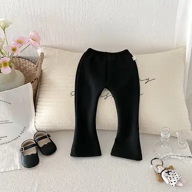 ブラック パンツ