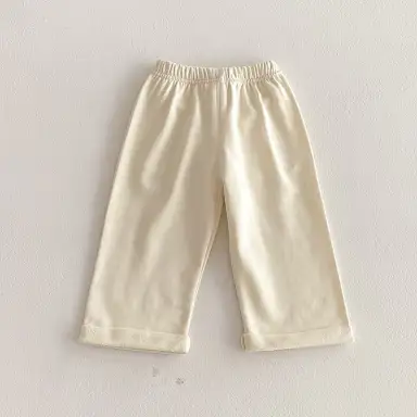 アイボリーパンツ