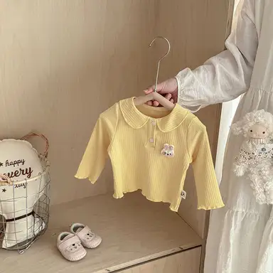 イエロー