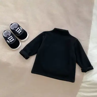 ブラック