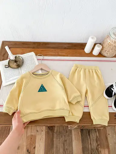 イエロー