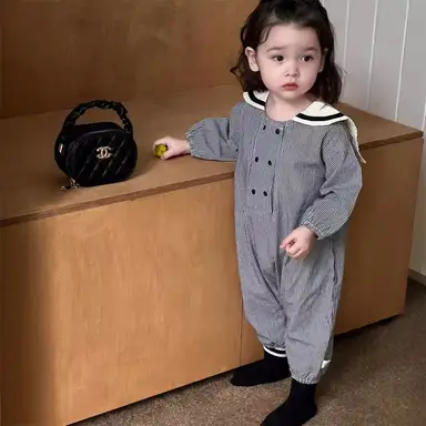 ネイビー