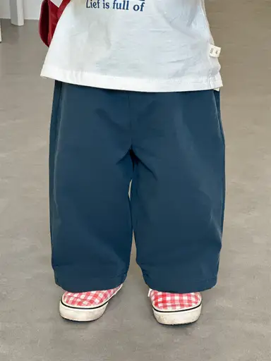 ネイビーパンツ