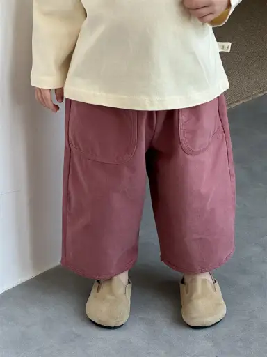 ピンクパンツ