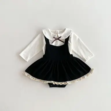 アイボリートップス＋ブラックロンパースセット