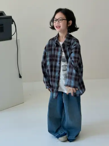 ブルーチェックシャツ