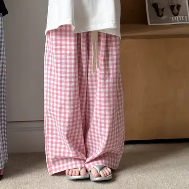 ピンク