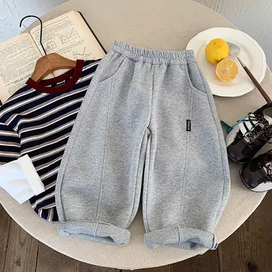ライトグレー