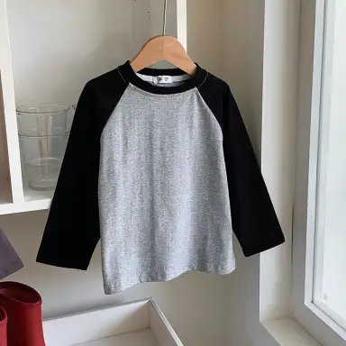 ブラック袖トップス