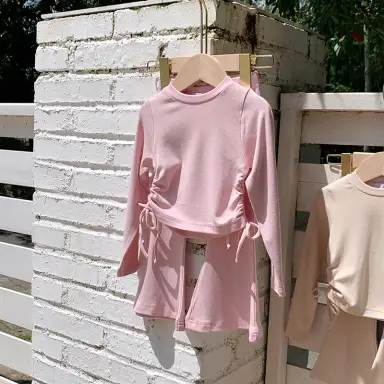 ピンク