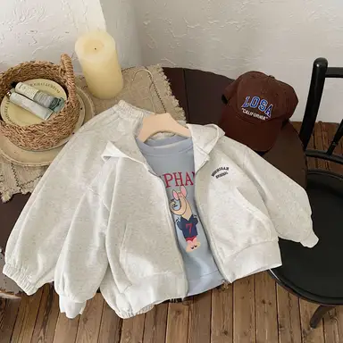 グレー