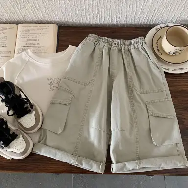 ベージュ
