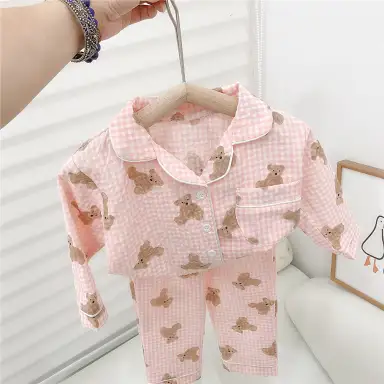 ピンク