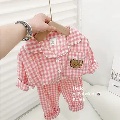 ピンク