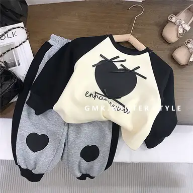 アイボリーハート柄トップス＋グレーパンツセット