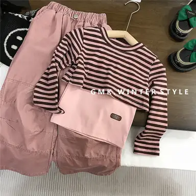 ピンクストライプトップス（一体型） + ピンクパンツ