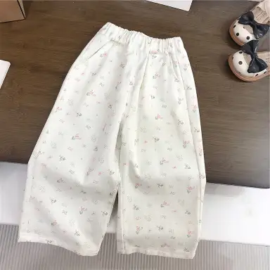アイボリーパンツ