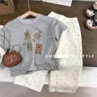 グレートップス + アイボリーパンツ