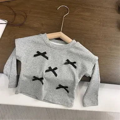グレー トップス