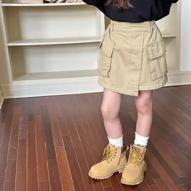 ベージュ
