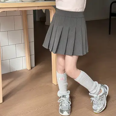 グレー