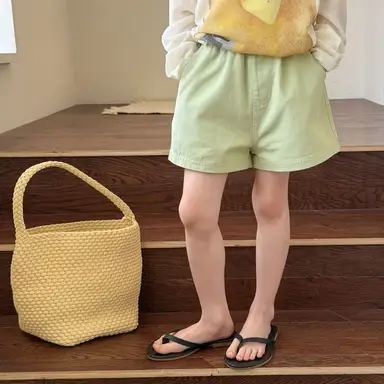 ライトグリーン ショートパンツ