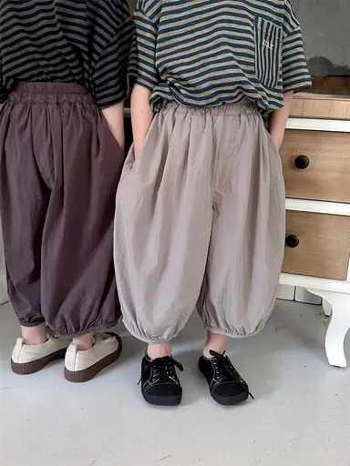 ベージュ