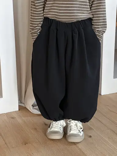 ブラック