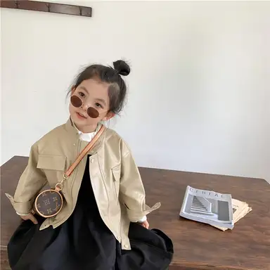 ベージュアウター