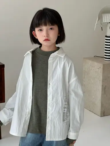 アイボリーシャツ