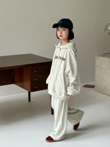 ライトグレー