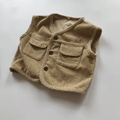 ベージュベスト