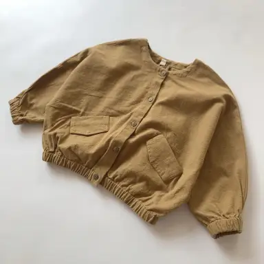 ベージュアウター