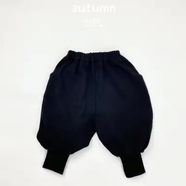 ブラック