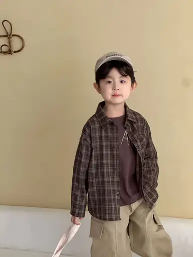 ブラウンチェックシャツ