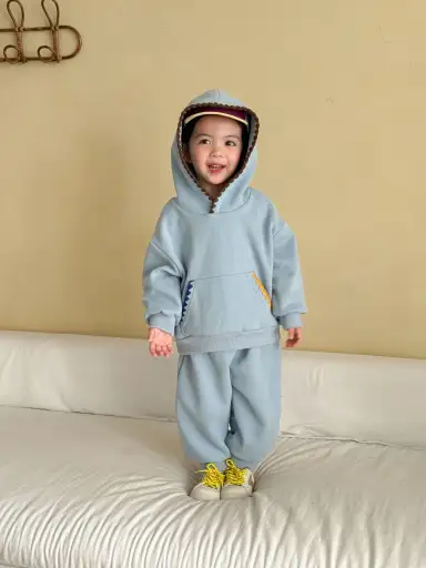 ブルー