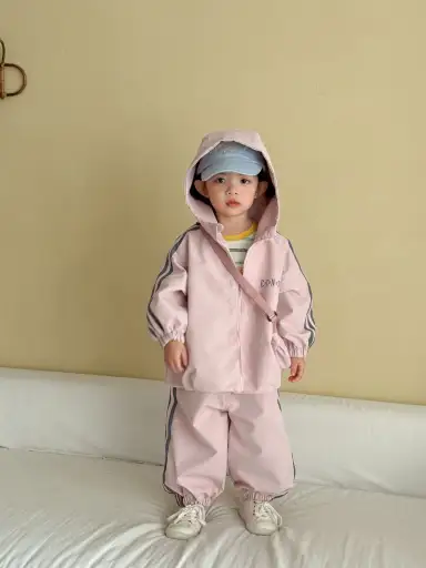 ピンク