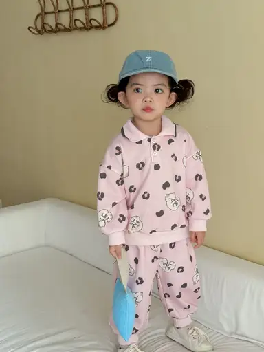 ピンク
