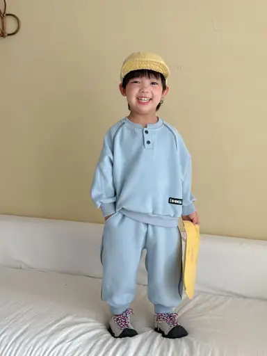 ブルー