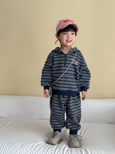 ネイビー