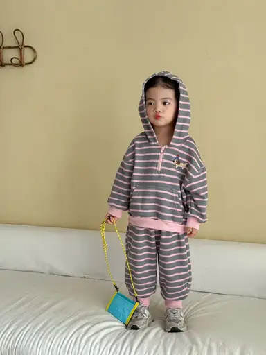 ピンク