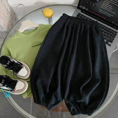 ブラック