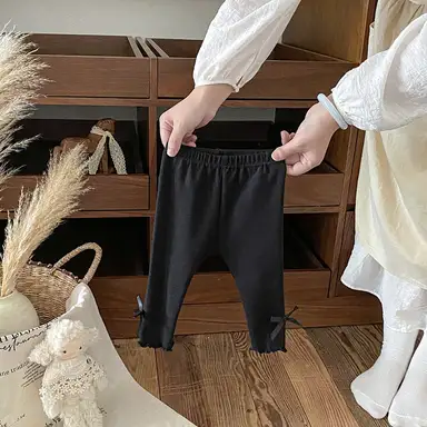 ブラック パンツ