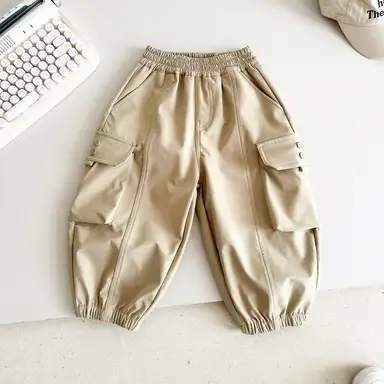 ベージュ パンツ