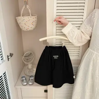 ブラックスカート