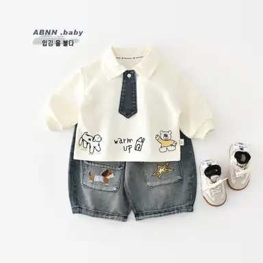 アイボリートップス + デニムパンツ