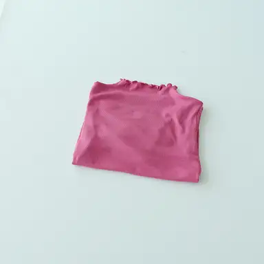 ダークピンク トップス