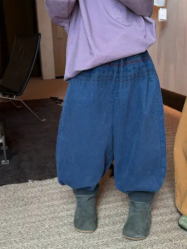 ブルー